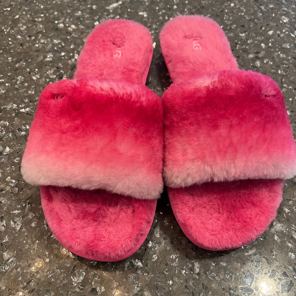 Womens Size 8 Ugg Slippers